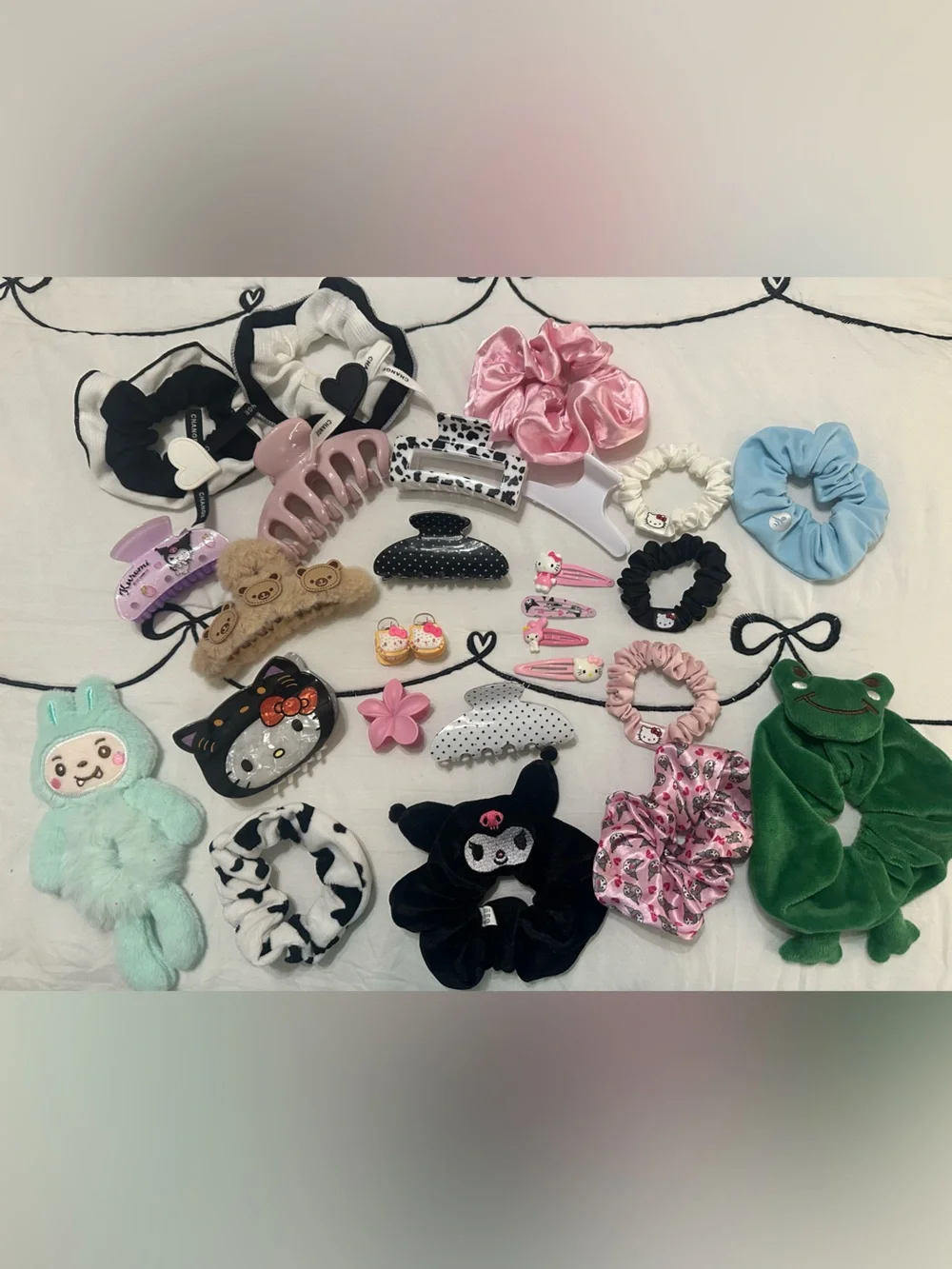 Hello Kitty Mixed Hair Accessory Set - Pink, Black, White, Blue, Green